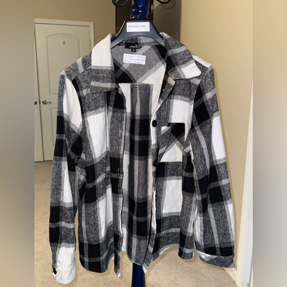 🖤1 Clique Black and Grey Plaid Shacket - Size 1X 🖤 - Picture 1 of 11